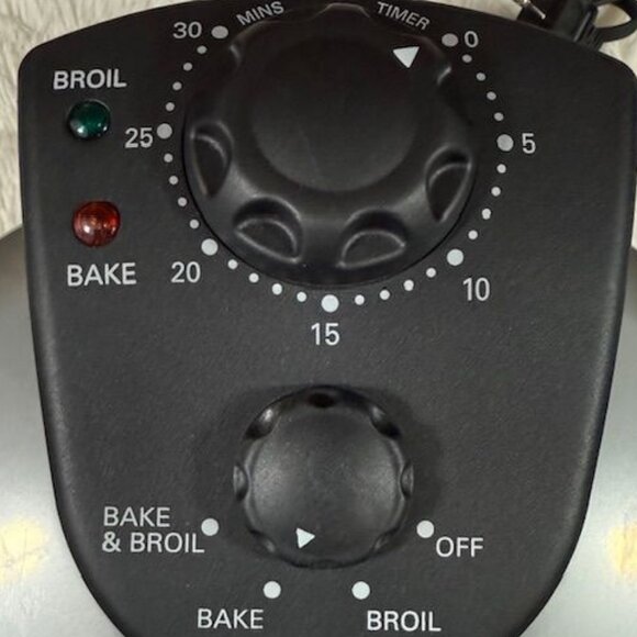 Bella Stone Pizza Oven Graphite Black Thin Crust - Deep Dish Pan Pizza - Fries - Picture 11 of 16